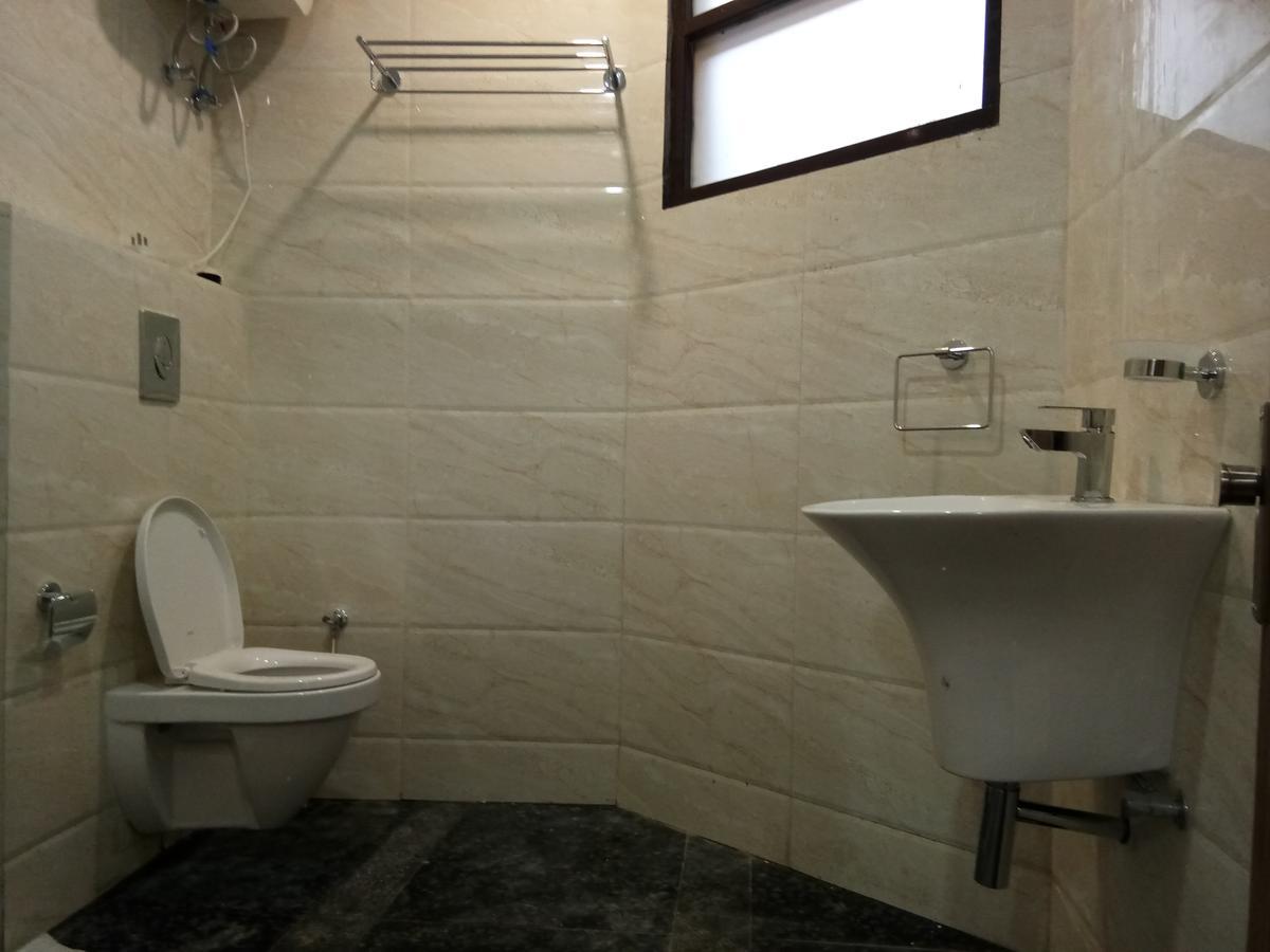 דלהאוזי Hotel Wildrose מראה חיצוני תמונה