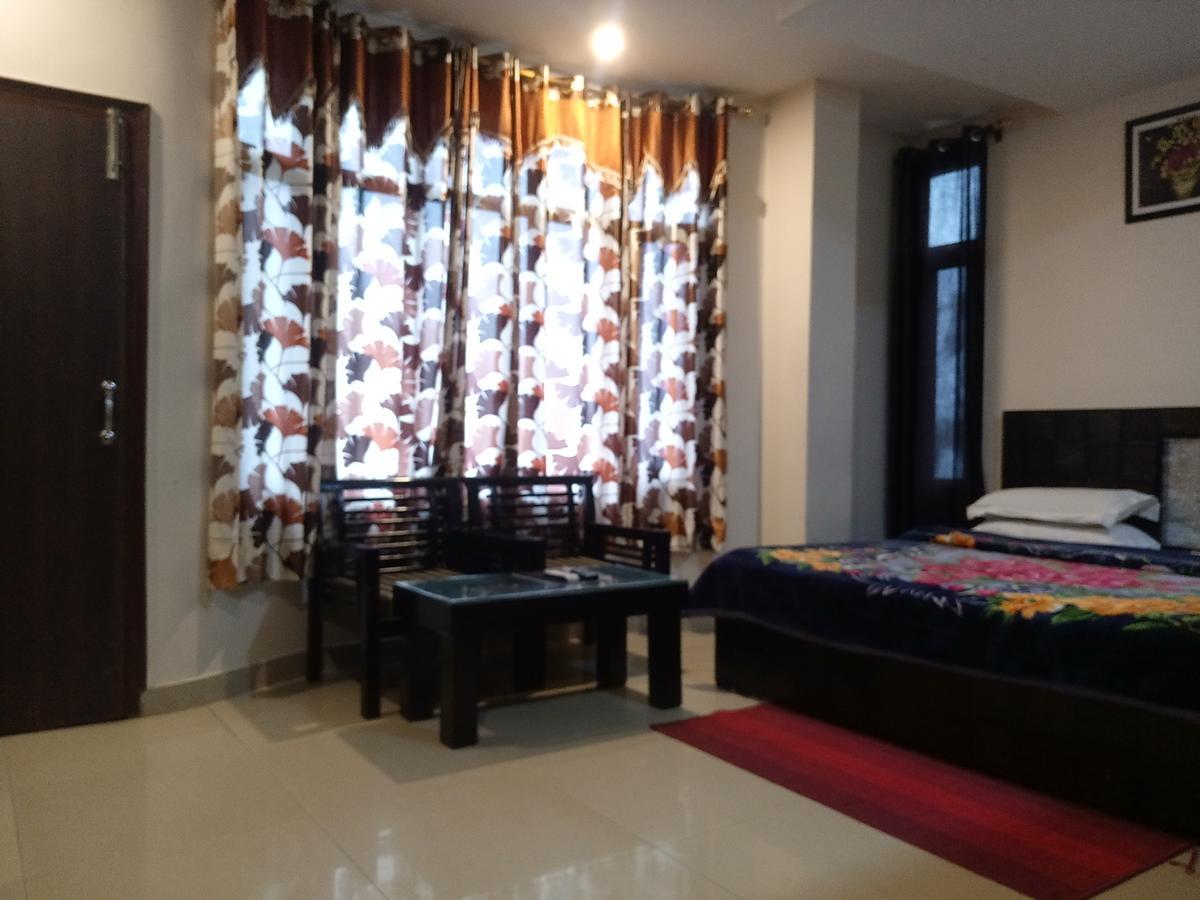 דלהאוזי Hotel Wildrose מראה חיצוני תמונה